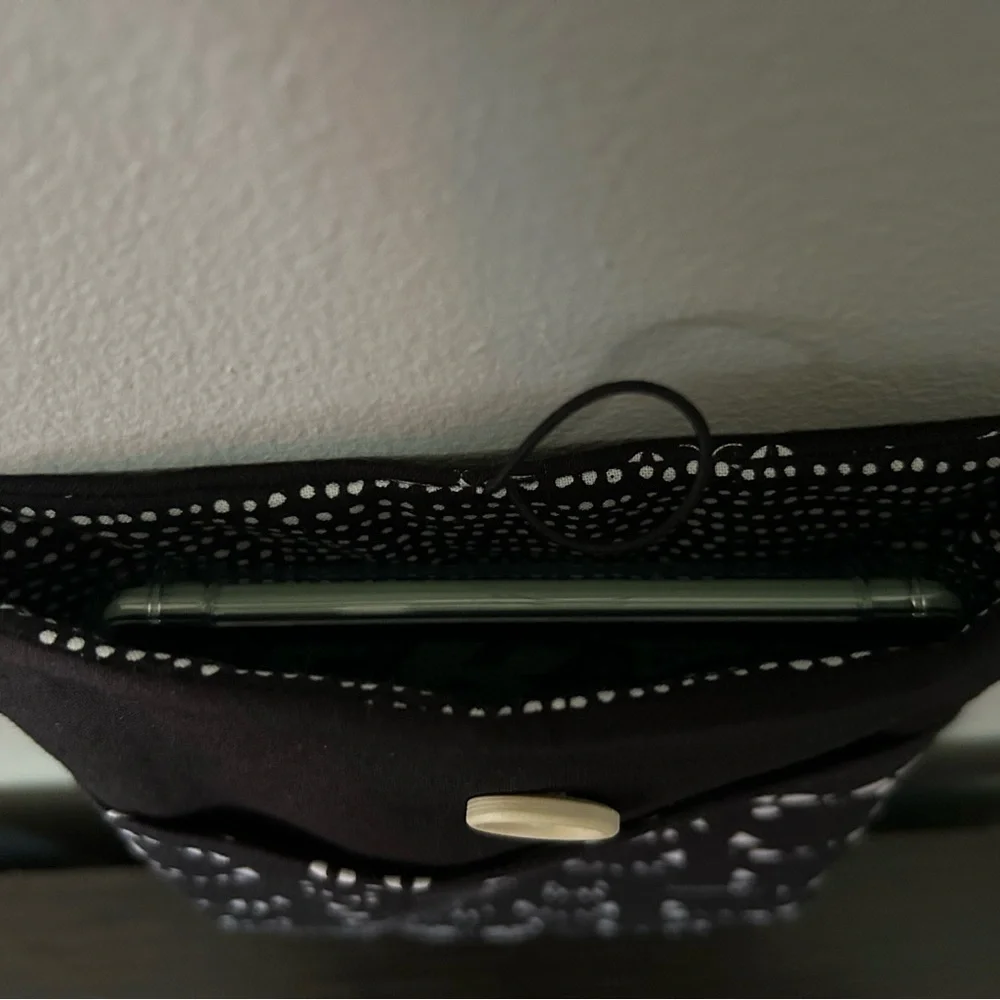 Black Cat Whiskers Padded Sleeve l Front pocket l button l Handmade l Kindle